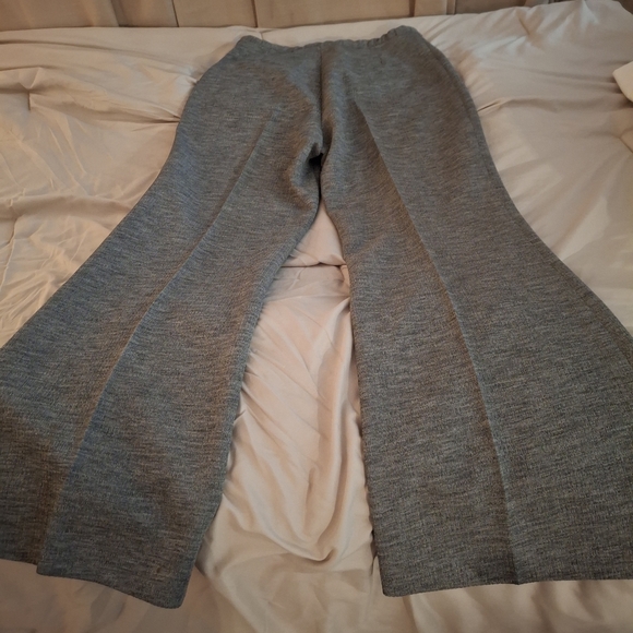 Harburt Gray Textured Women's Flare Leg Pants - Picture 8 of 9